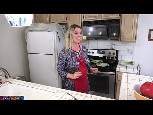 ❤️ Belle-mère qui le traie dans la cuisine avant son rendez-vous. ️❌ Porno dur at fr.image-kassir.ru ❤